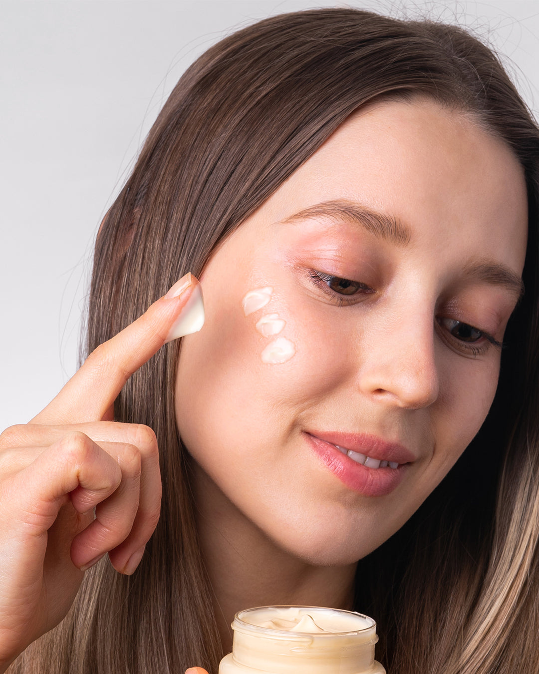 Glow Better - Crema Ligera en Gel con 5% Niacinamida + Té Verde
