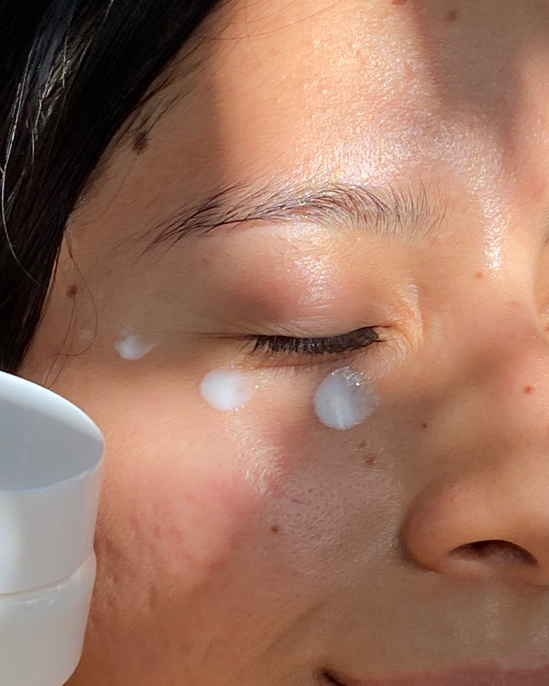 Glow Better - Crema Ligera en Gel con 5% Niacinamida + Té Verde