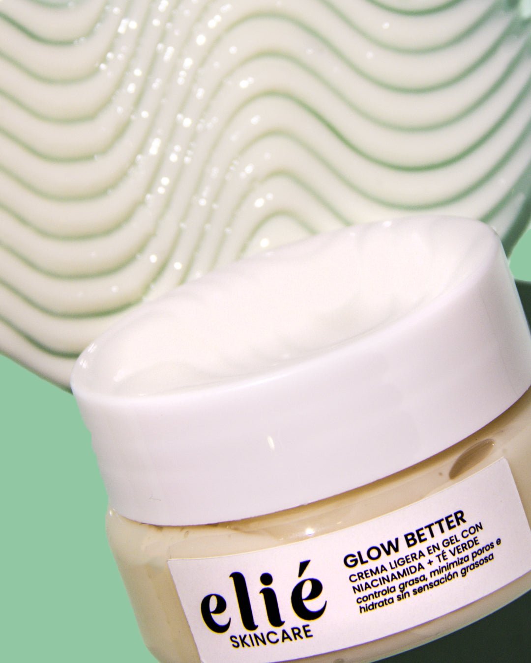 Glow Better - Crema Ligera en Gel con 5% Niacinamida + Té Verde - Elié Skincare